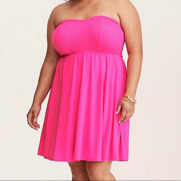 torrid Dresses & Skirts - NWT Torrid Smocked Strapless Skater Dress Size 2